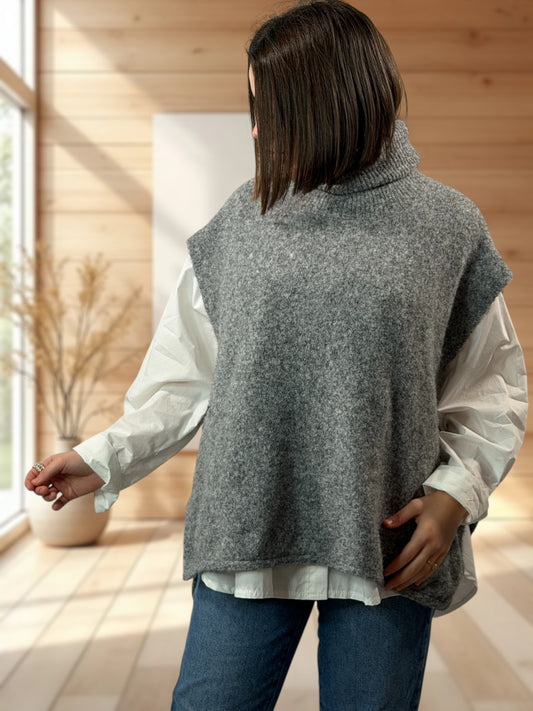 MIMI - PULL GRIS SANS MANCHES JUSQU'A LA TAILLE 52
