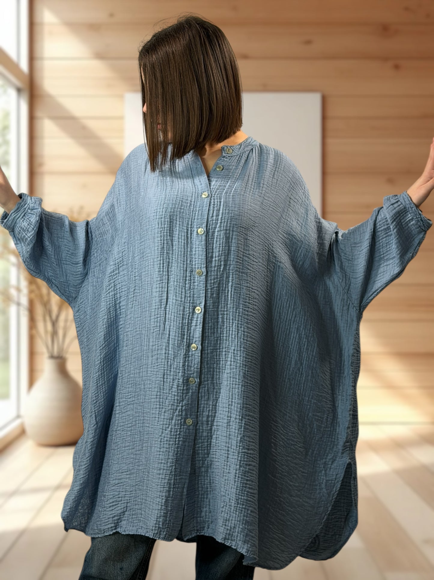 VERONICA - CHEMISE OVERSIZE BLEUE BRODERIE AU DOS JUSQU'A LA TAILLE 56