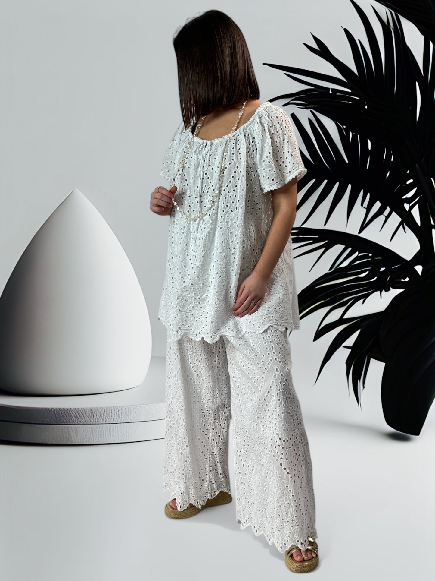 GIOVANI - PANTALON BLANC EN BRODERIE ANGLAISE JUSQU'A LA TAILLE 50/52