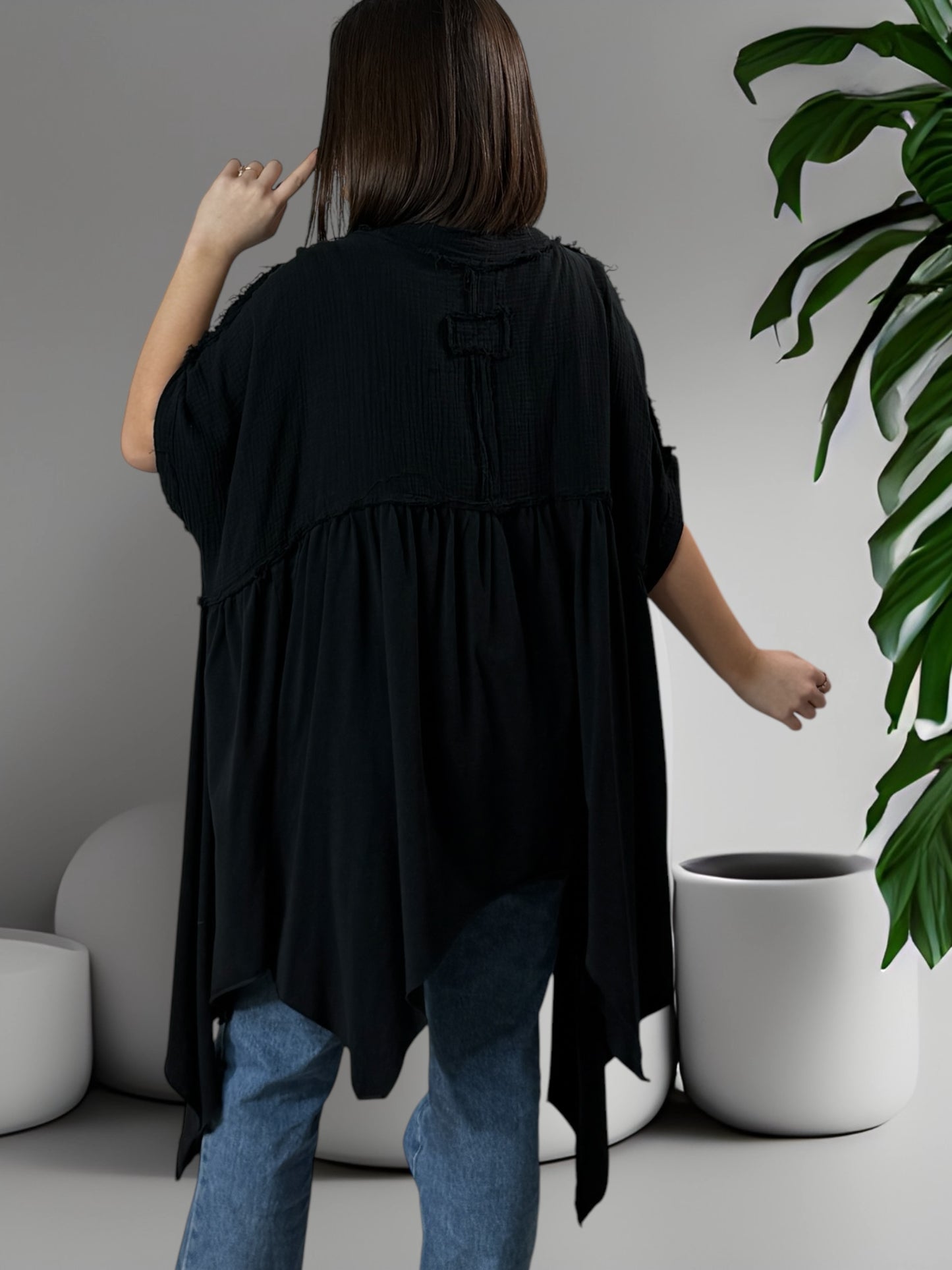 LOUNA - TUNIQUE NOIRE ASYMETRIQUE JUSQU'A LA TAILLE 54/56