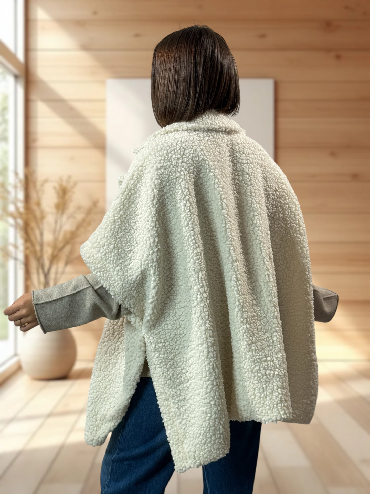 COCO - VESTE BLANC CASSE EN MOUMOUTE JUSQU'À LA TAILLE 54/56