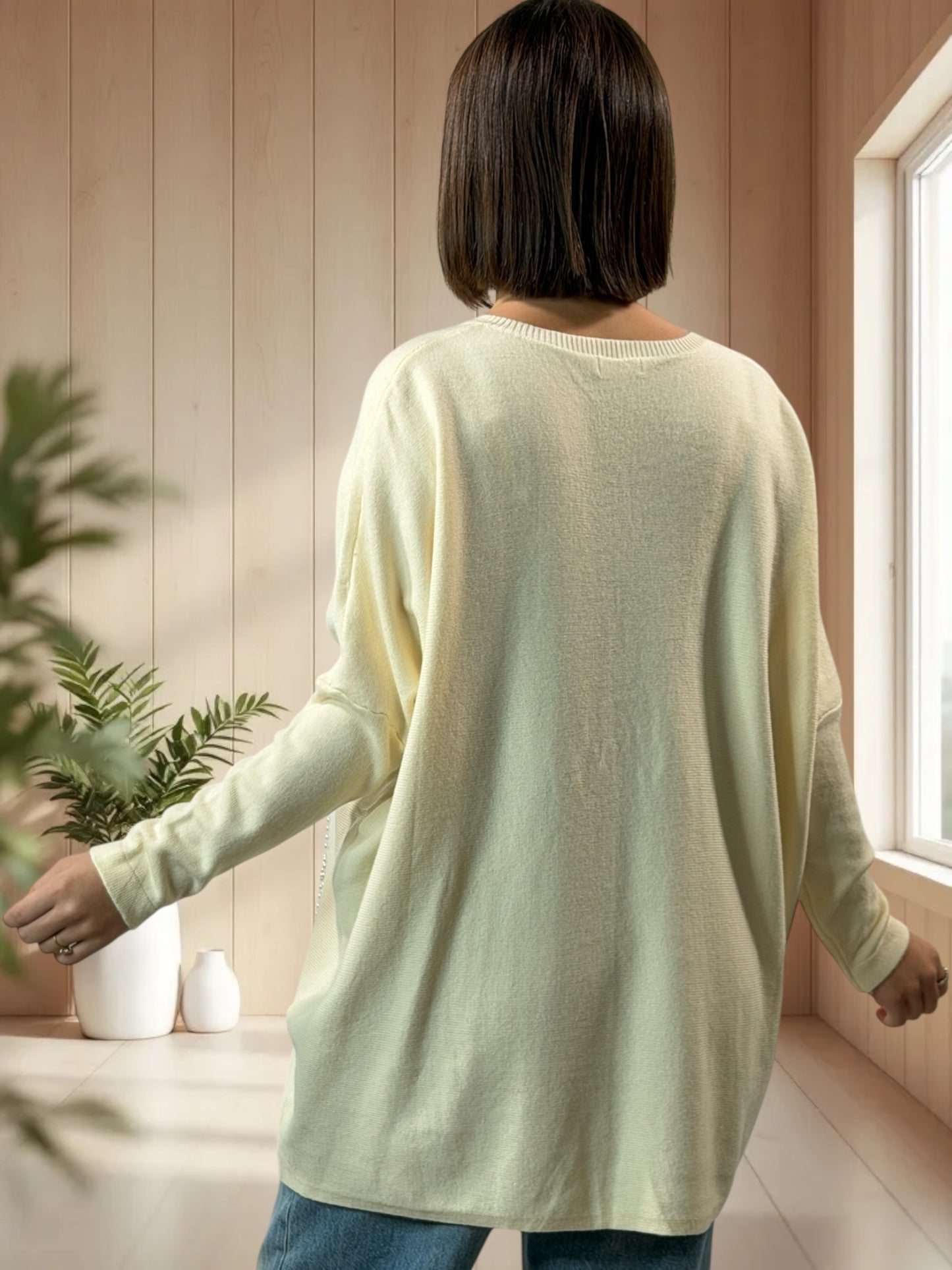 BIANCA - PULL OVERSIZE BEIGE AVEC PERLE JUSQU'A LA TAILLE 54/56