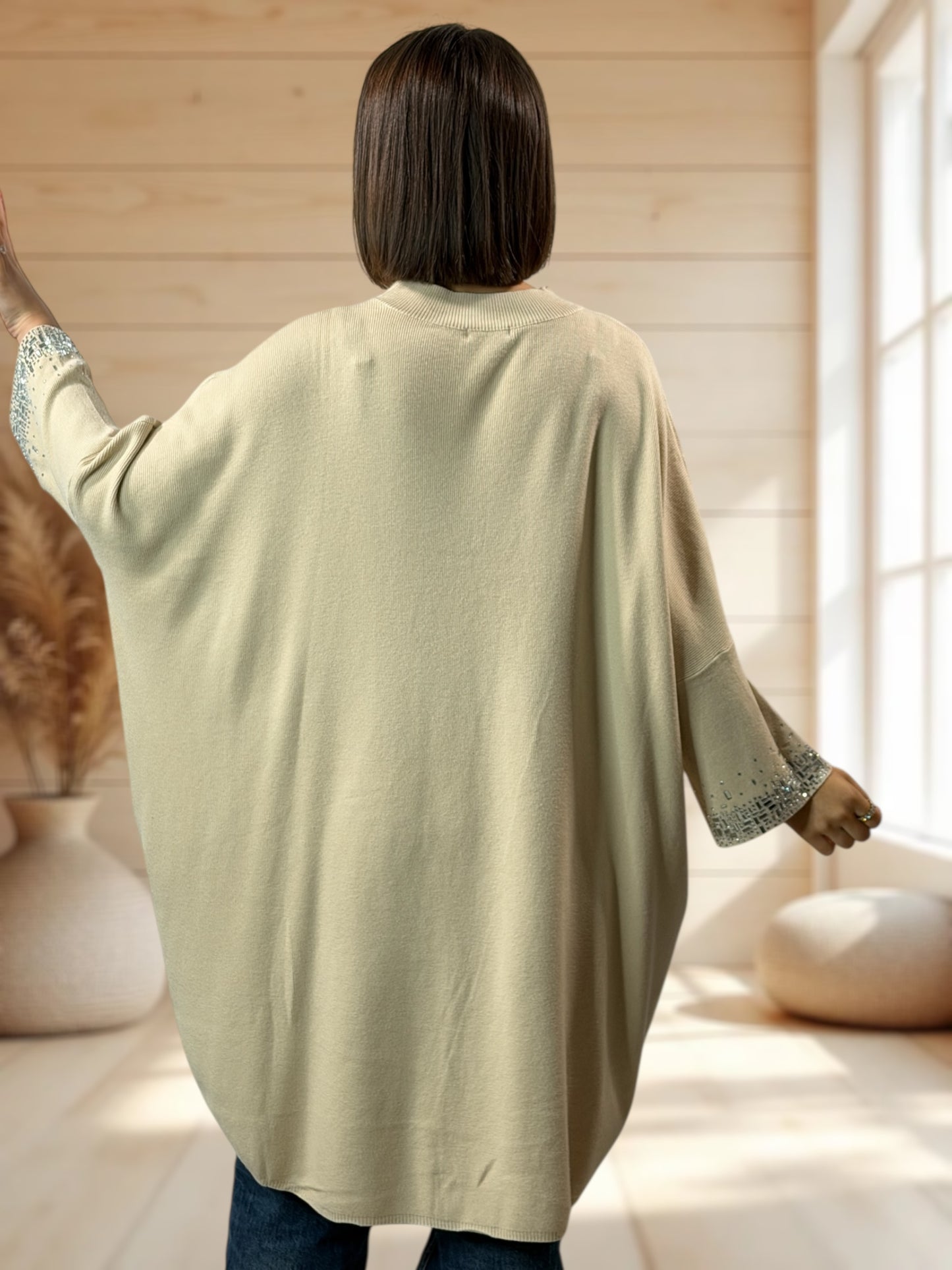 CORALINE - PULL OVERSIZE BEIGE AVEC STRASS JUSQU'A LA TAILLE 56