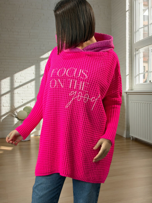 MIKA - PULL OVERSIZE FUCHSIA AVEC CAPUCHE JUSQU'A LA TAILLE 56/58