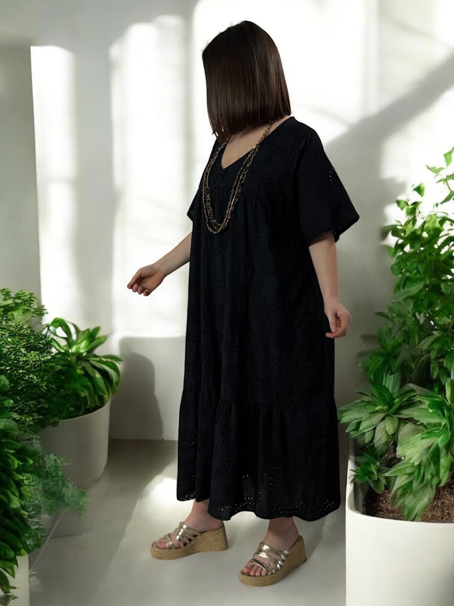 NINA - ROBE NOIRE EN BRODERIE ANGLAISE JUSQU'A LA TAILLE 54/56