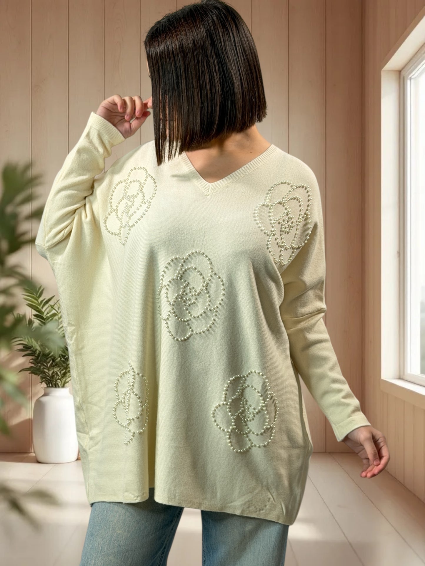 BIANCA - PULL OVERSIZE BEIGE AVEC PERLE JUSQU'A LA TAILLE 54/56