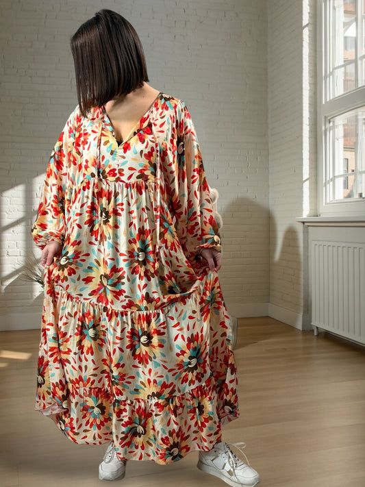 CAMILLA - ROBE AVEC DE LA SOIE MOTIF ROUGE JUSQU'A LA TAILLE 52