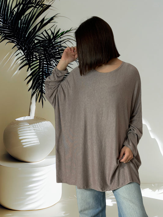 CAPRIO - PULL TAUPE EN MAILLE FLUIDE JUSQU'A LA TAILLE 54