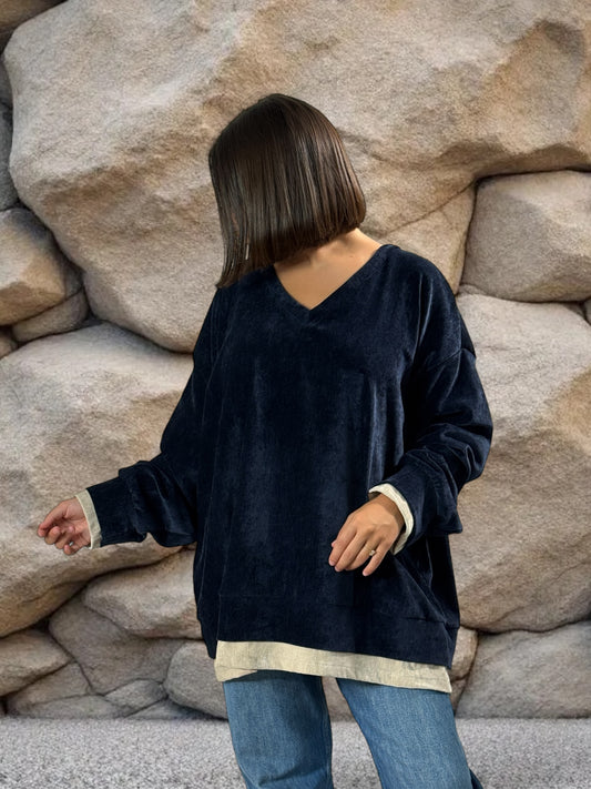 CLOE - SWEAT MARINE EN VELOURS STRETCH OVERSIZE JUSQU'A LA TAILLE 52