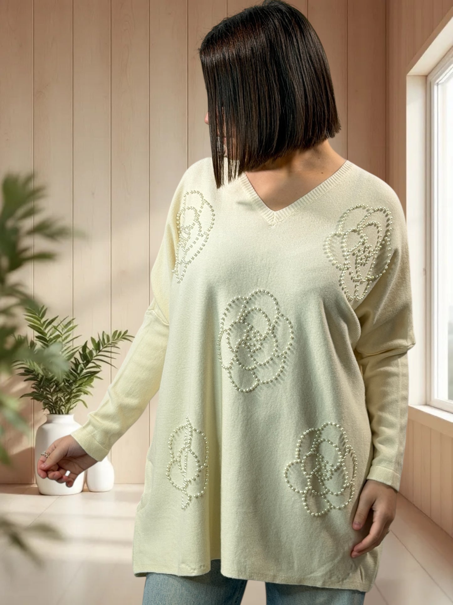 BIANCA - PULL OVERSIZE BEIGE AVEC PERLE JUSQU'A LA TAILLE 54/56