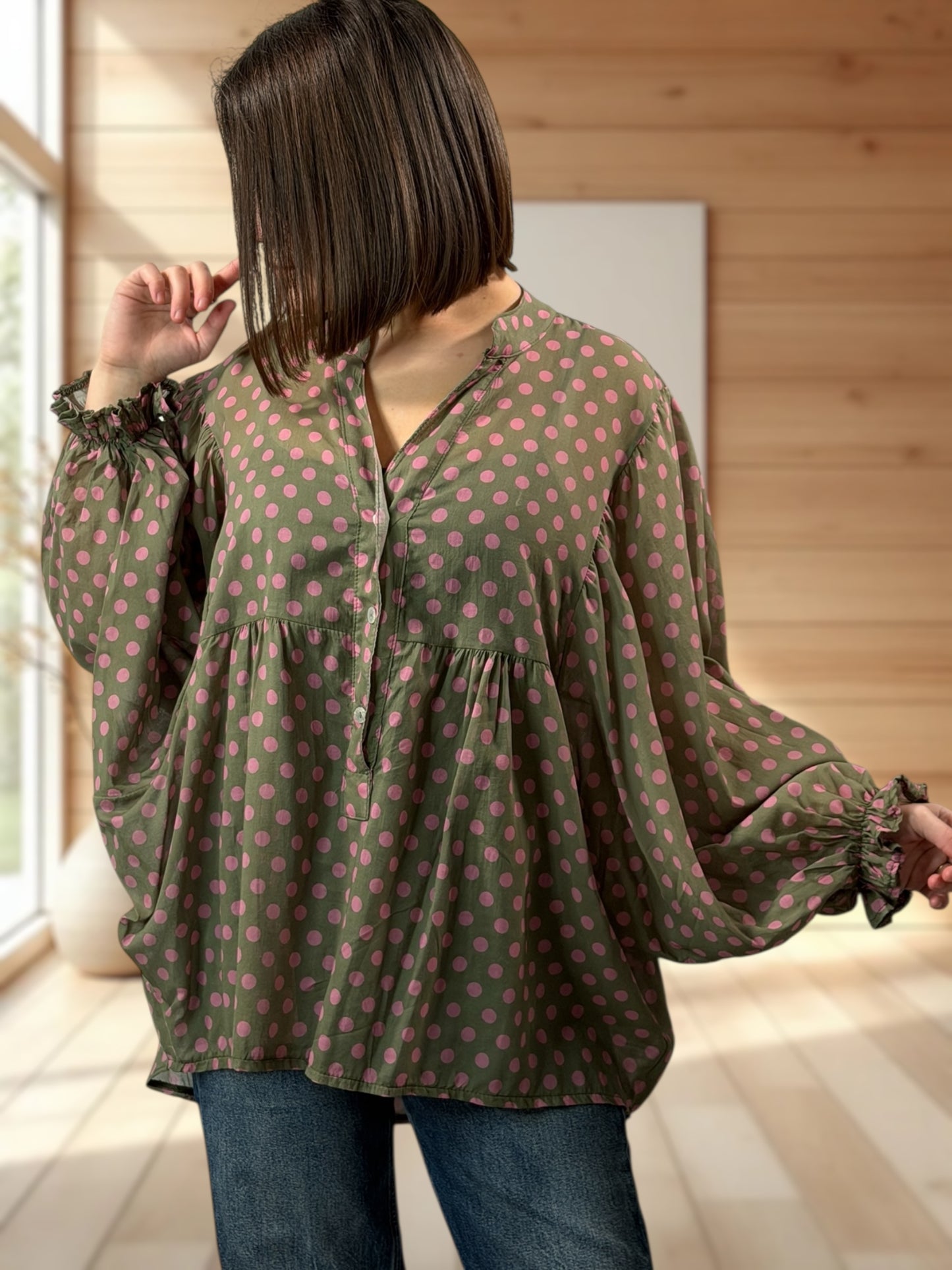 EDITH  - BLOUSE KAKI A POIS JUSQU'A LA TAILLE 50/52