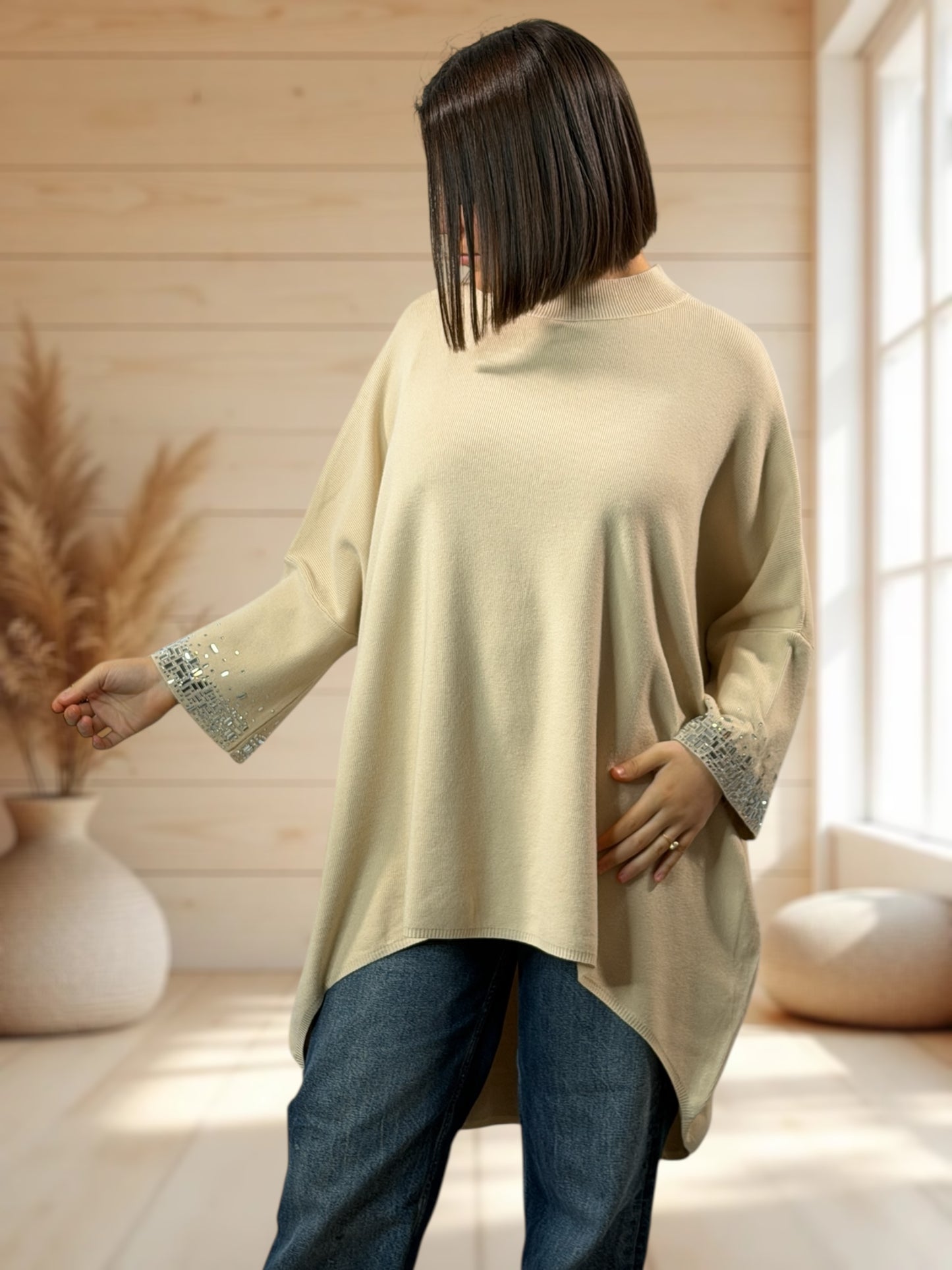 CORALINE - PULL OVERSIZE BEIGE AVEC STRASS JUSQU'A LA TAILLE 56
