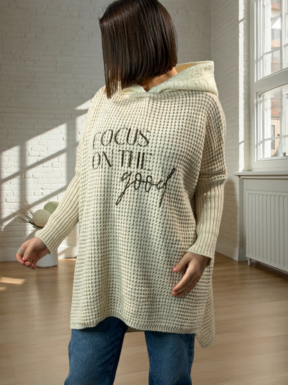 MIKA - PULL OVERSIZE BEIGE AVEC CAPUCHE JUSQU'A LA TAILLE 56/58