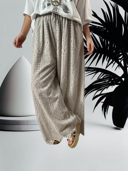GIOVANI - PANTALON BEIGE EN BRODERIE ANGLAISE JUSQU'A LA TAILLE 50/52