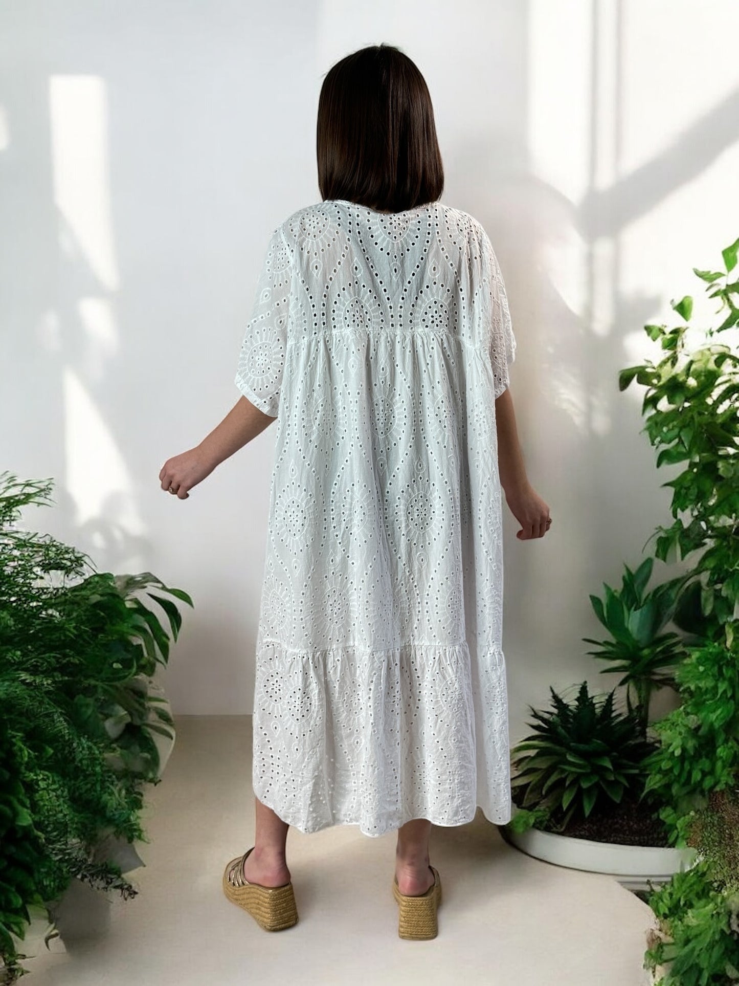 NINA - ROBE BLANCHE EN BRODERIE ANGLAISE JUSQU'A LA TAILLE 54/56