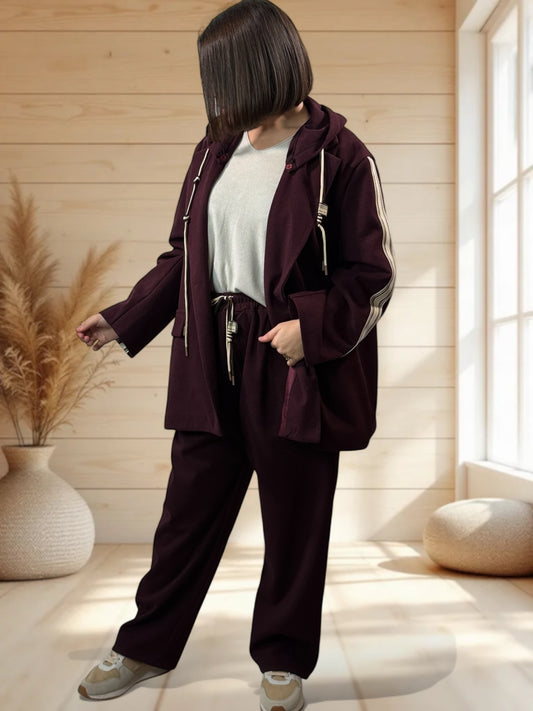 ALEXANDRA - VESTE BORDEAUX AVEC CAPUCHE JUSQU'A LA TAILLE 52/54