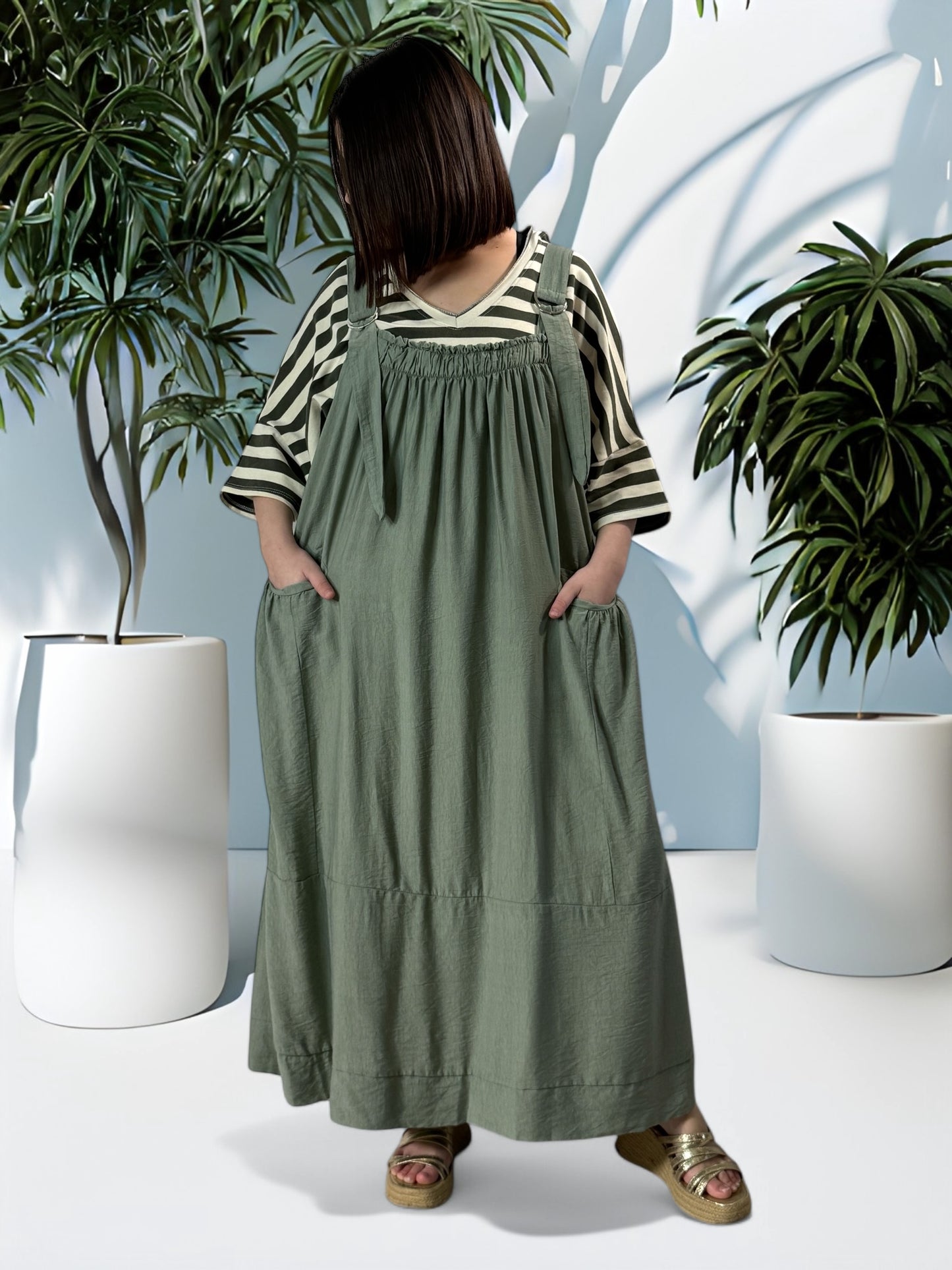 INGRID - ROBE TABLIER KAKI JUSQU'A LA TAILLE 56