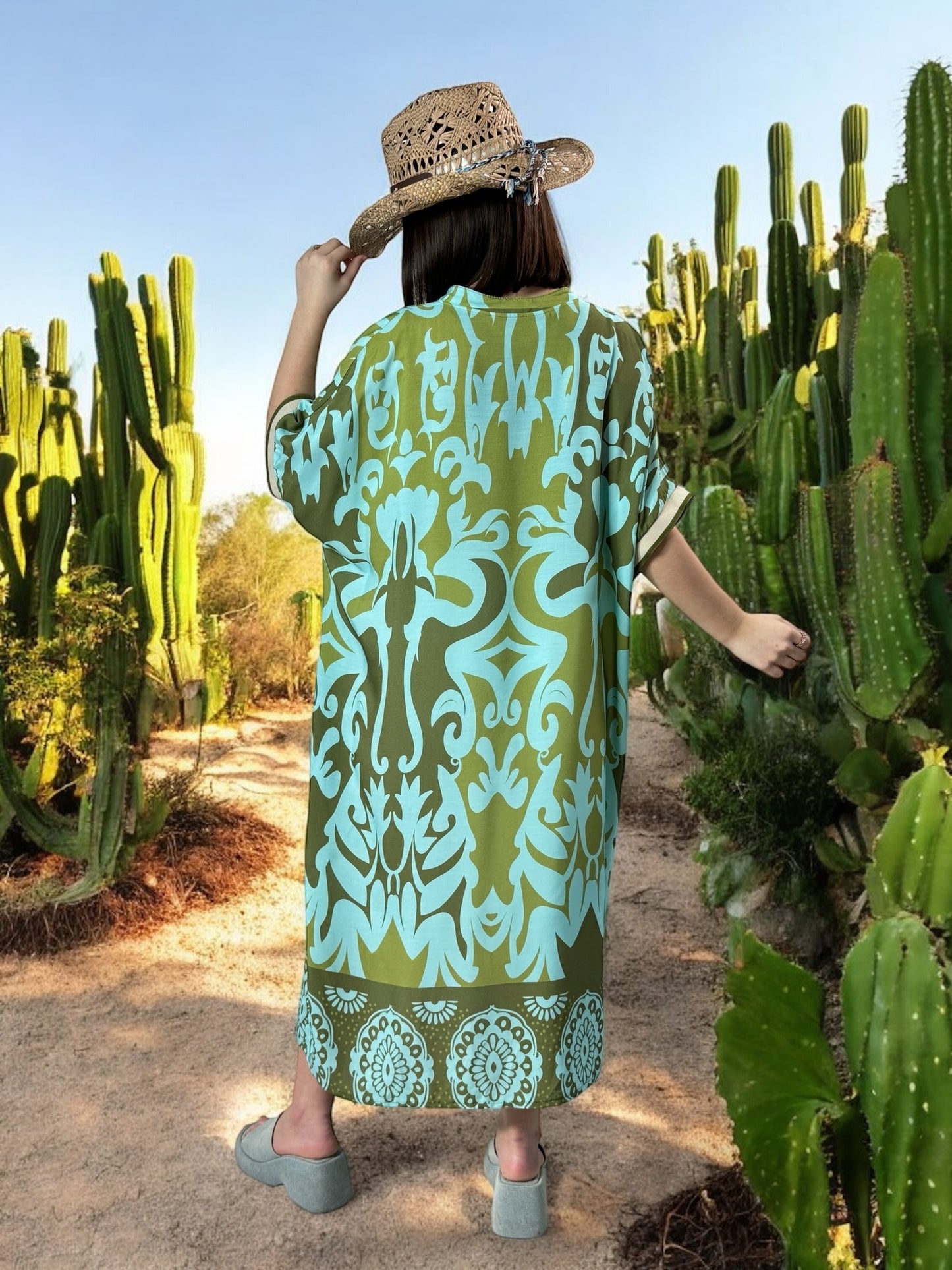 LALY - ROBE OVERSIZE MOTIF TURQUOISE KAKI JUSQU'A LA TAILLE 54