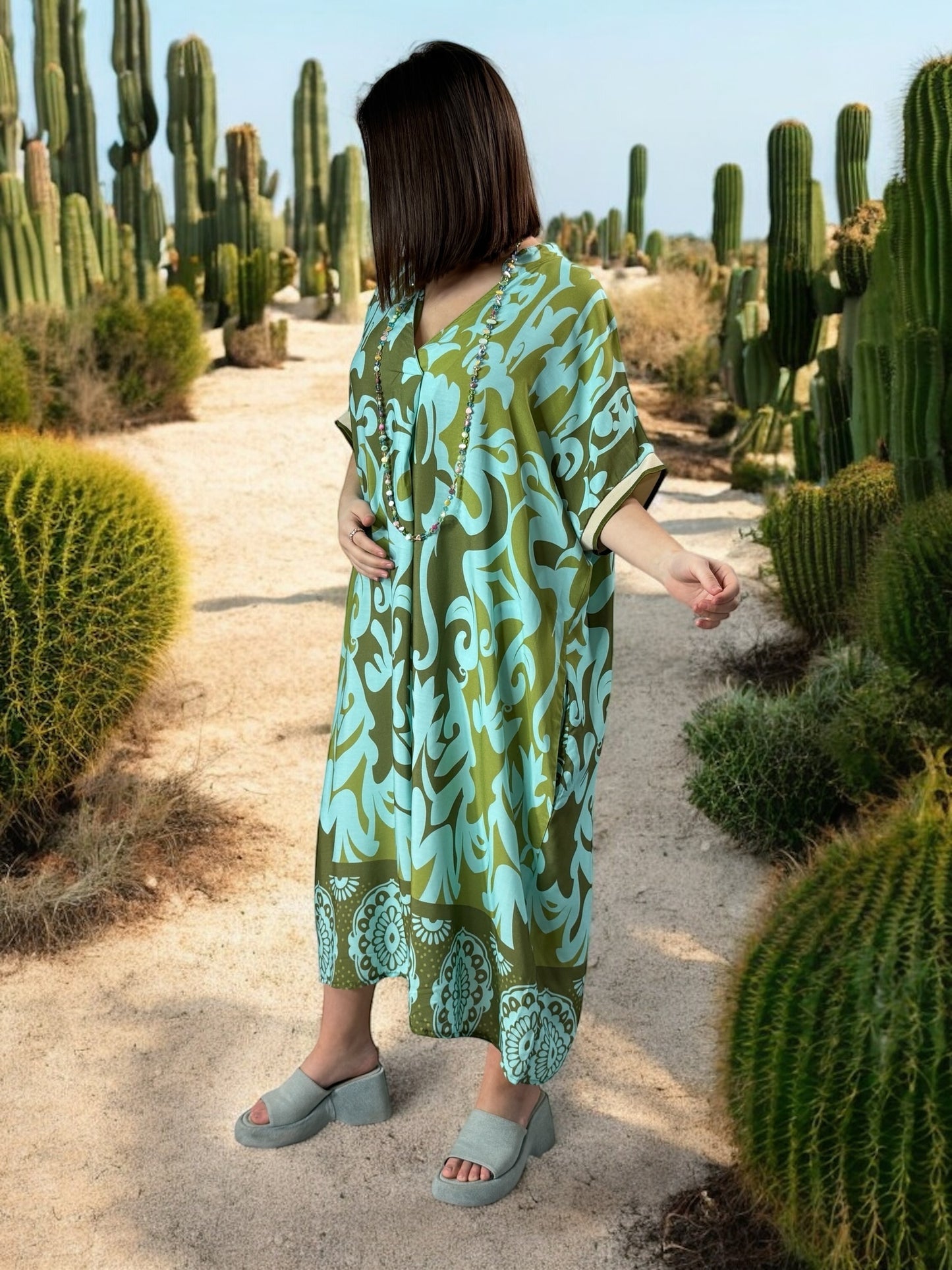 LALY - ROBE OVERSIZE MOTIF TURQUOISE KAKI JUSQU'A LA TAILLE 54