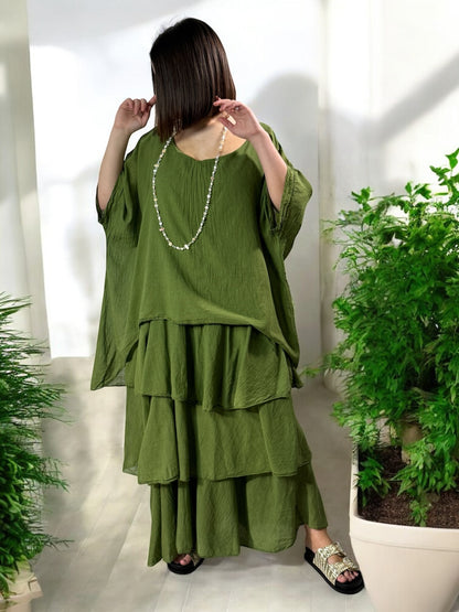 ADRIANA - ROBE VERTE A VOLANT JUSQU'A LA TAILLE 50