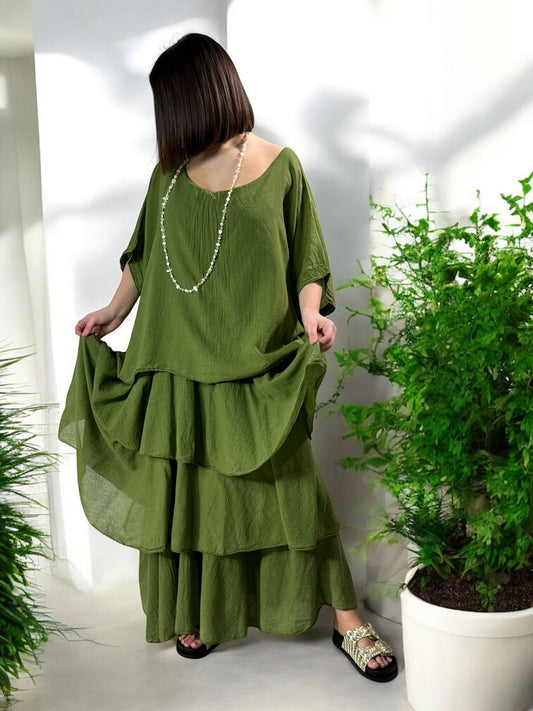 ADRIANA - ROBE VERTE A VOLANT JUSQU'A LA TAILLE 50
