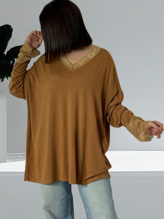 TIPHAINE - PULL CAMEL EN MAILLE BORDE DE DENTELLE JUSQU'A LA TAILLE 54
