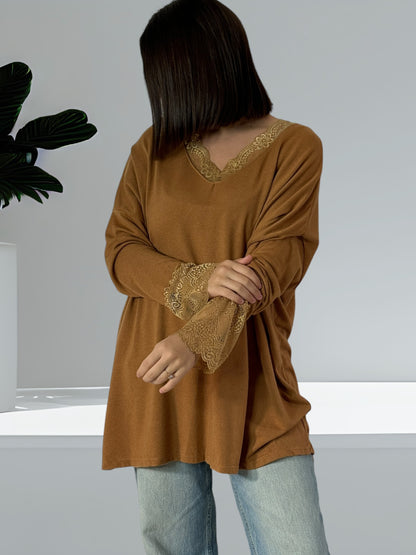 TIPHAINE - PULL CAMEL EN MAILLE BORDE DE DENTELLE JUSQU'A LA TAILLE 54