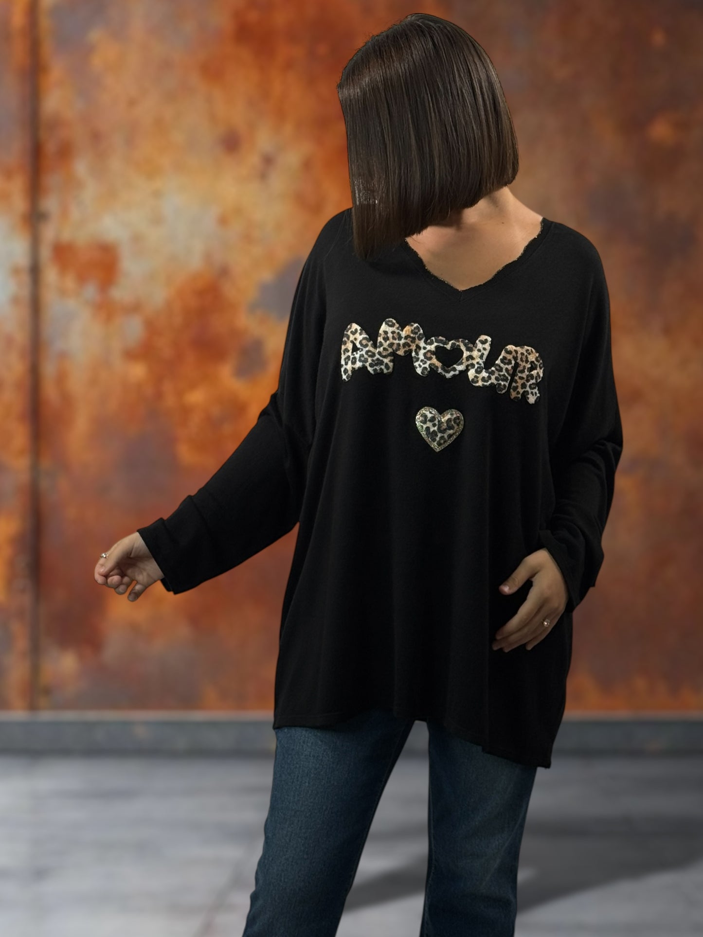 CARLITA - PULL NOIR EN MAILLE FLUIDE JUSQU'A LA TAILLE 54
