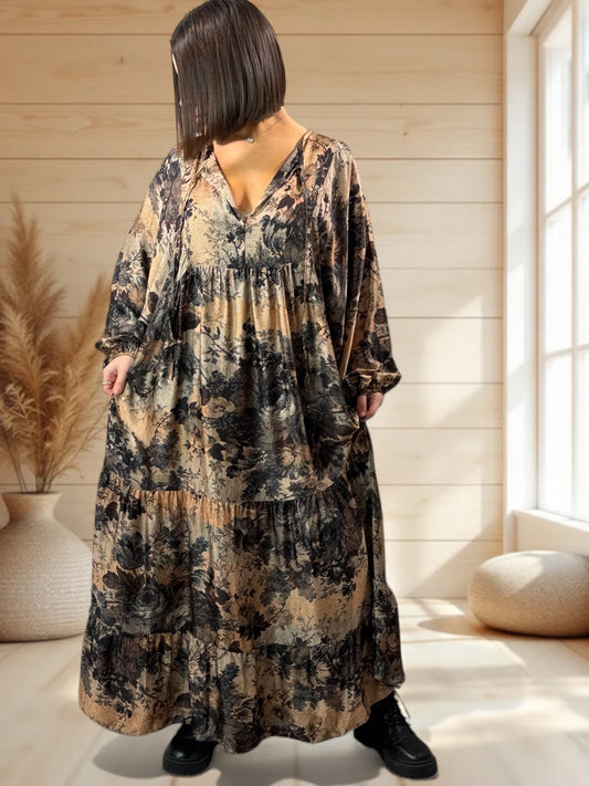 VENISE - ROBE AVEC DE LA SOIE MOTIF NOIR JUSQU'A LA TAILLE 52