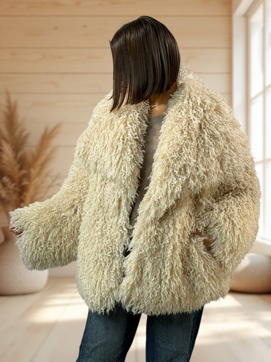 CAROLE - VESTE FAUSSE FOURRURE OVERSIZE BLANC CASSE JUSQU'A LA TAILLE 52