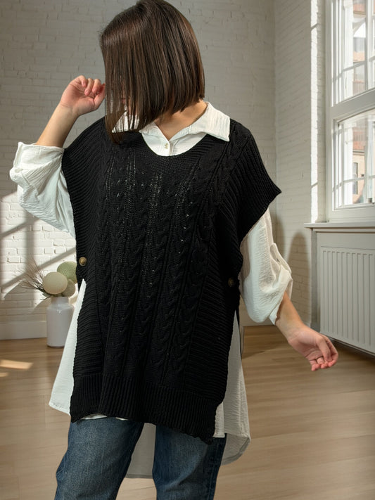 CAMILLE - PULL NOIR SANS MANCHES ET SA CHEMISE JUSQU'A LA TAILLE 52