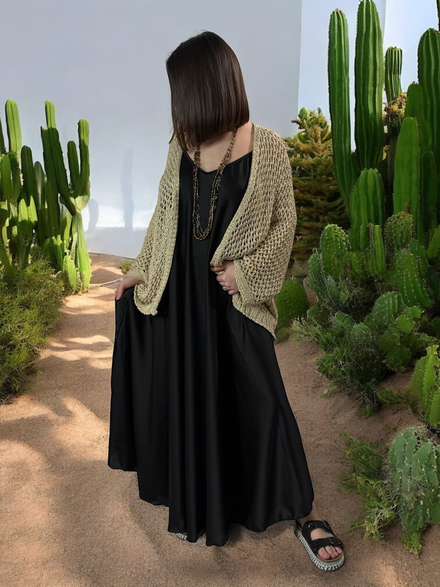 TIPHAINE - ROBE AMPLE FLUIDE NOIRE JUSQU'A LA TAILLE 50/52