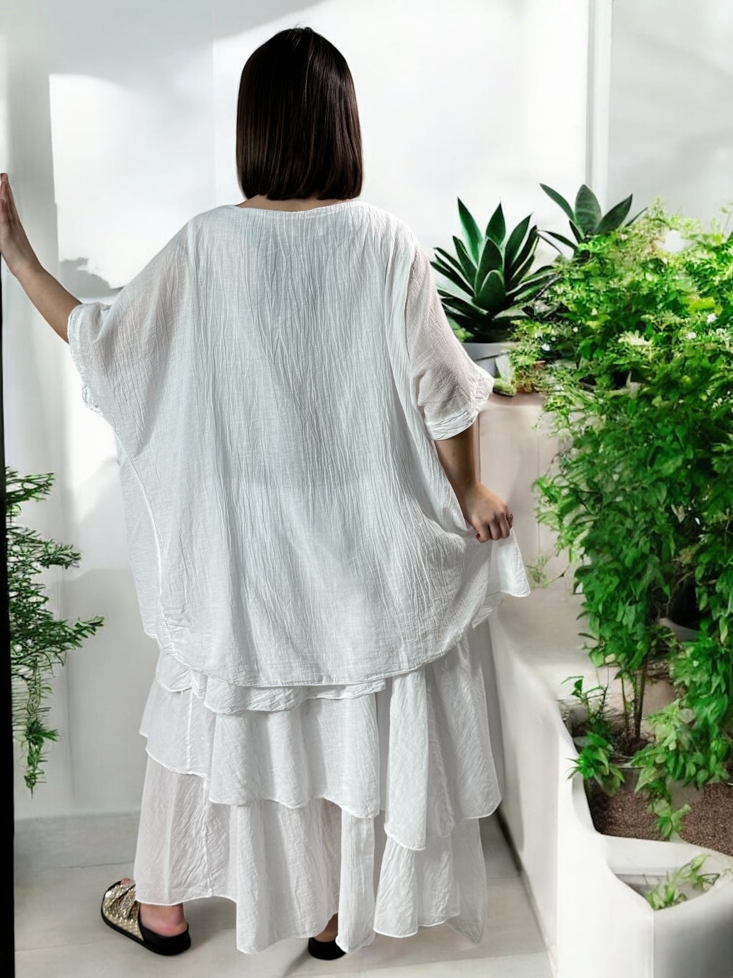 ADRIANA - ROBE BLANCHE A VOLANT JUSQU'A LA TAILLE 50