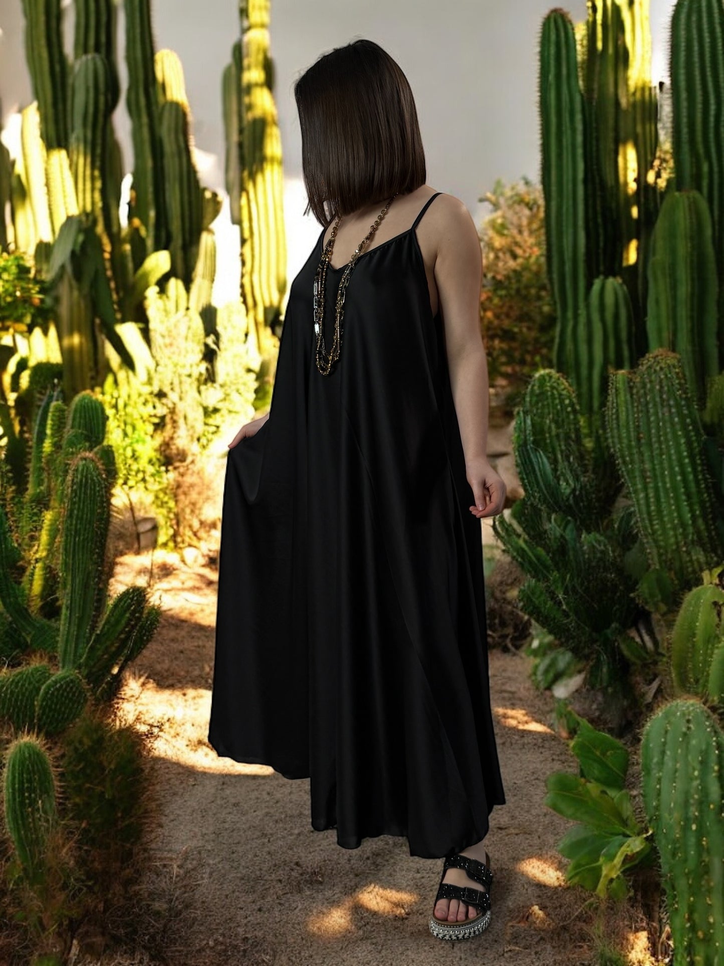 TIPHAINE - ROBE AMPLE FLUIDE NOIRE JUSQU'A LA TAILLE 50/52