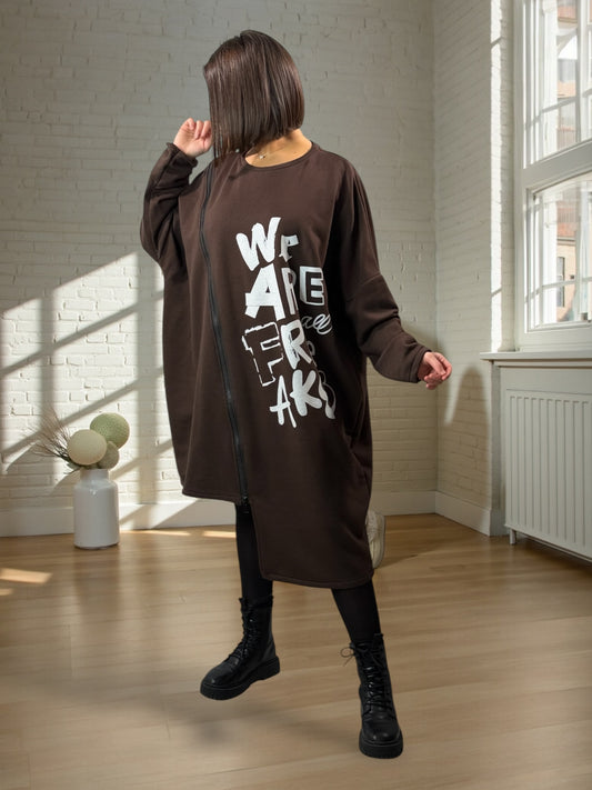 SUNDAY - ROBE OVERSIZE EN SWEAT MARRON JUSQU'A LA TAILLE 54/56