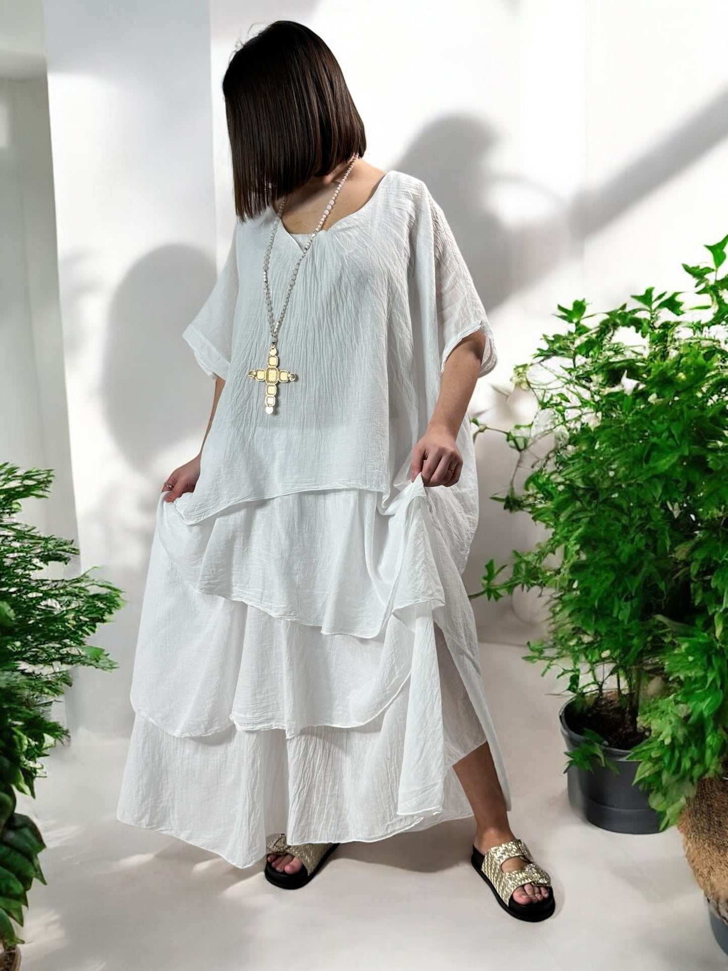 ADRIANA - ROBE BLANCHE A VOLANT JUSQU'A LA TAILLE 50