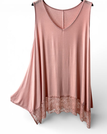 SEVERINE - TOP ROSE BORDÉ DE DENTELLE