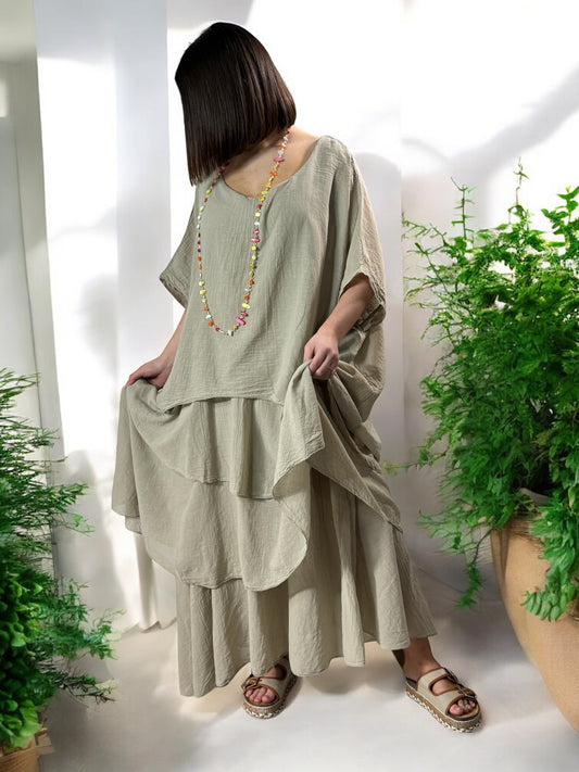 ADRIANA - ROBE BEIGE A VOLANT JUSQU'A LA TAILLE 50