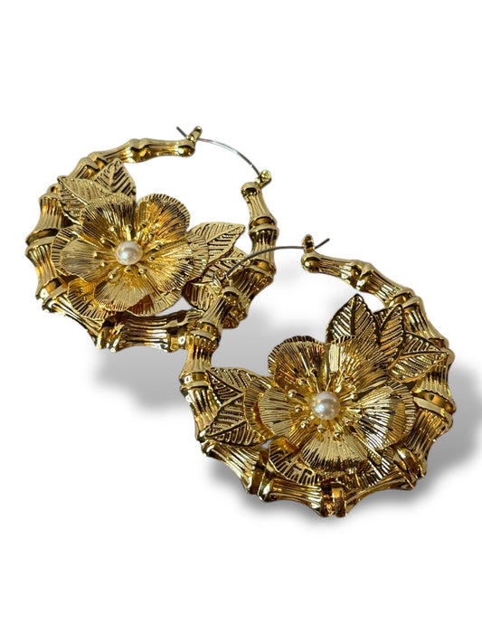 HELENA - BOUCLES D'OREILLES CREOLES AVEC FLEUR