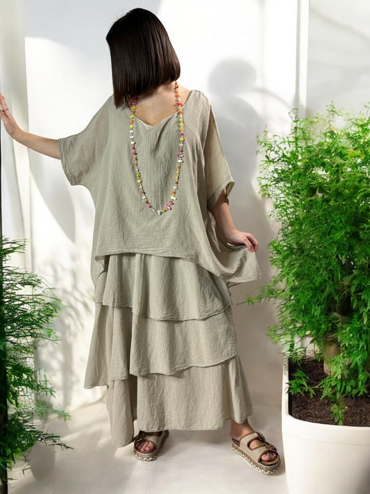 ADRIANA - ROBE BEIGE A VOLANT JUSQU'A LA TAILLE 50