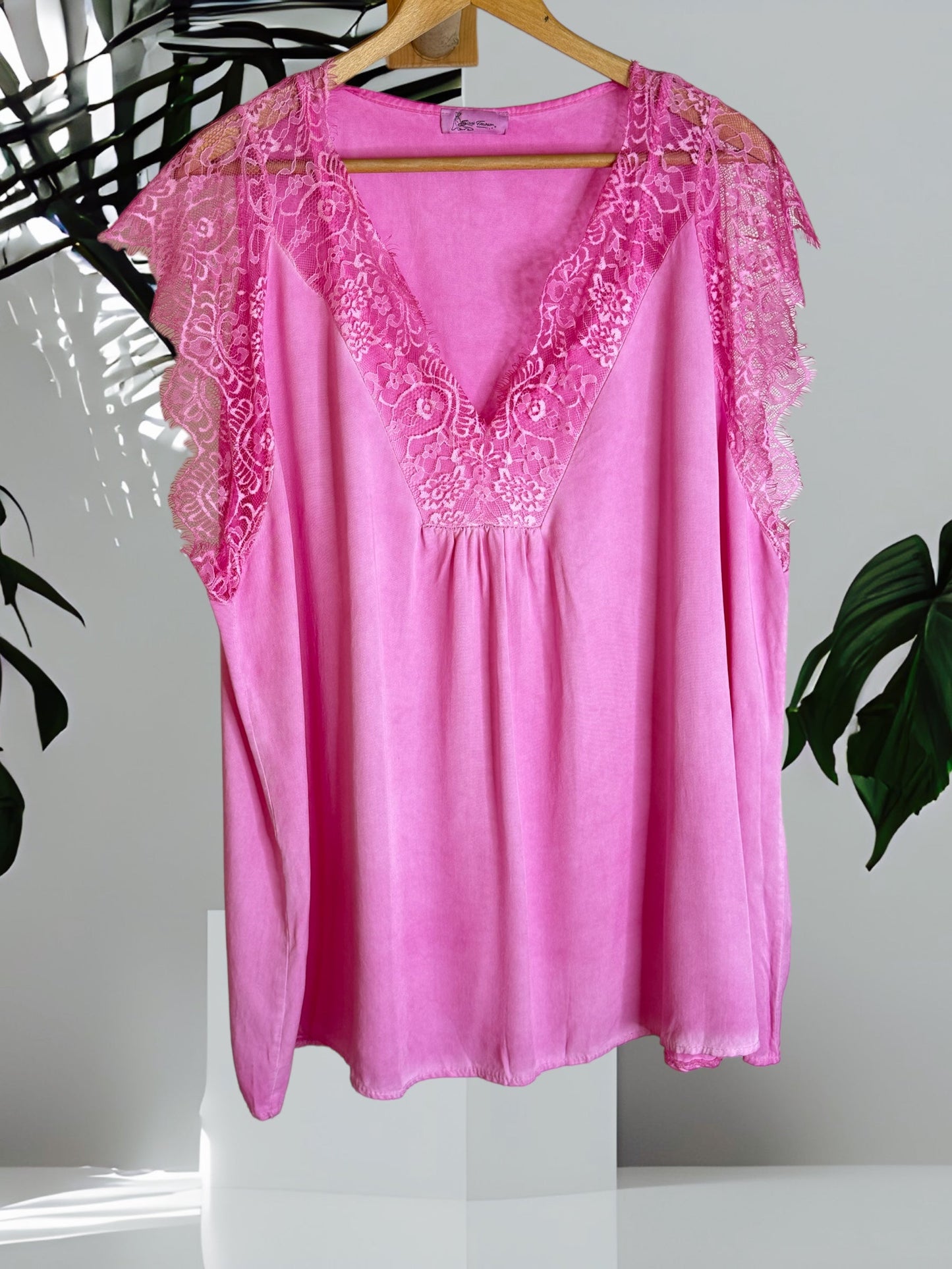 SEVILLANE - TOP FUCHSIA AGREMENTE DE DENTELLE TAILLE 46/48 A 54