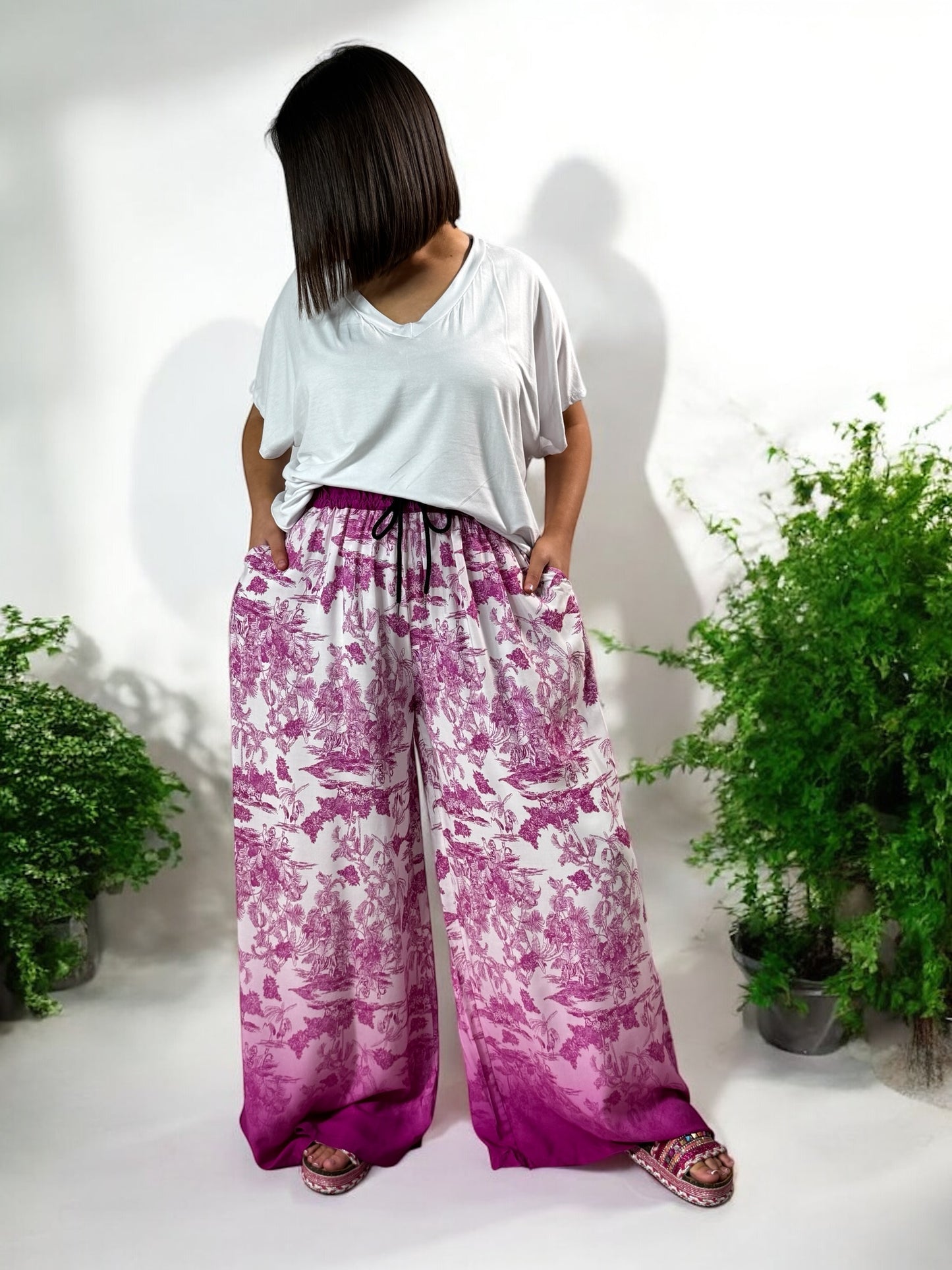 ROMAIN - PANTALON FLUIDE MOTIF CYCLAMEN JUSQU'A LA TAILLE 50