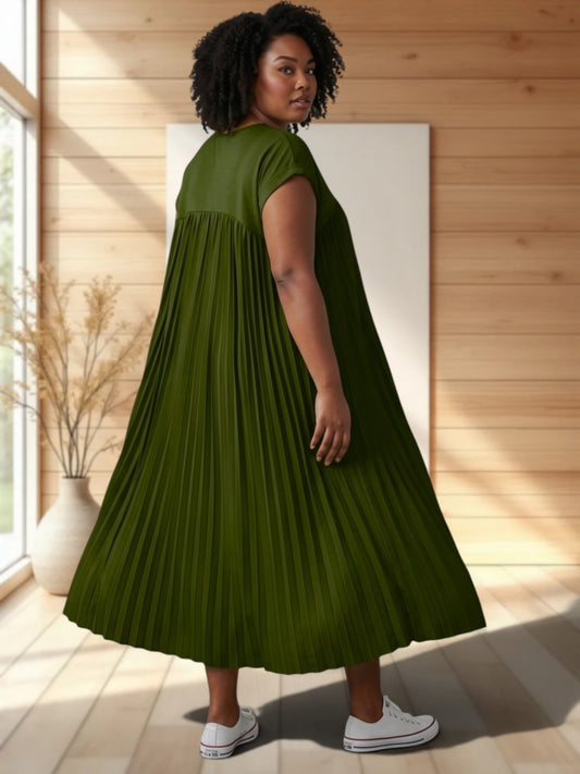 MELODIE - ROBE KAKI PLISSEE JUSQU'A LA TAILLE 56